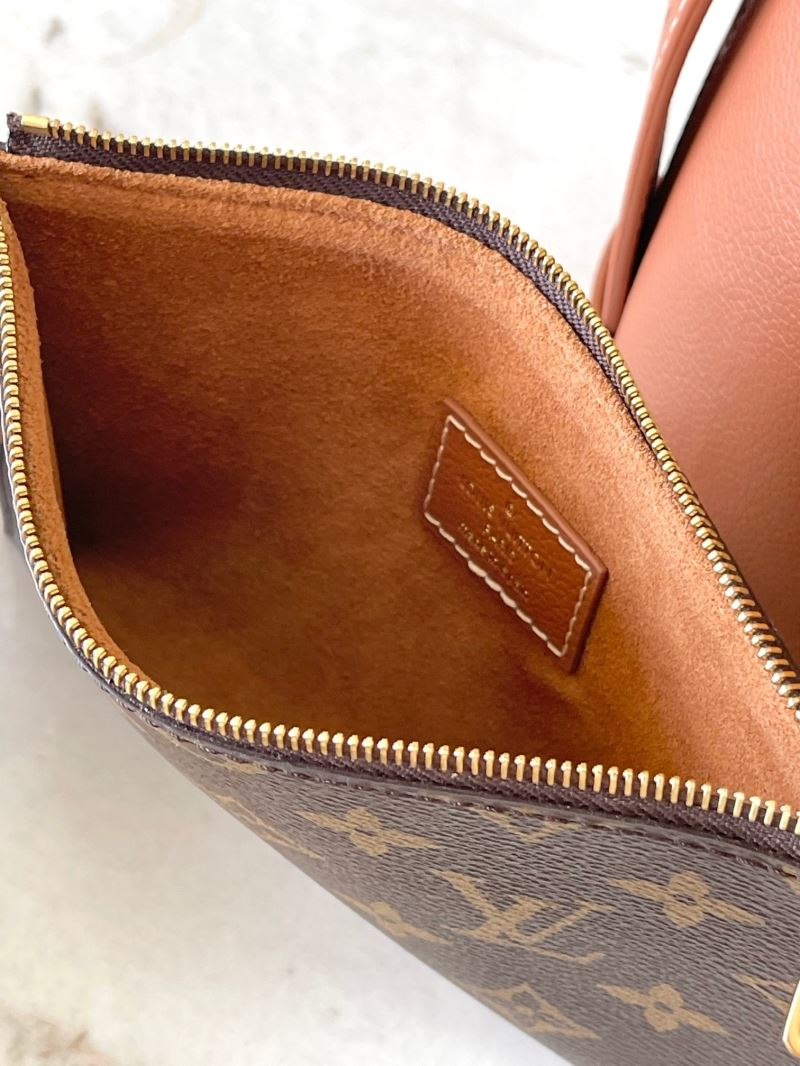 Louis Vuitton Hobo Bags